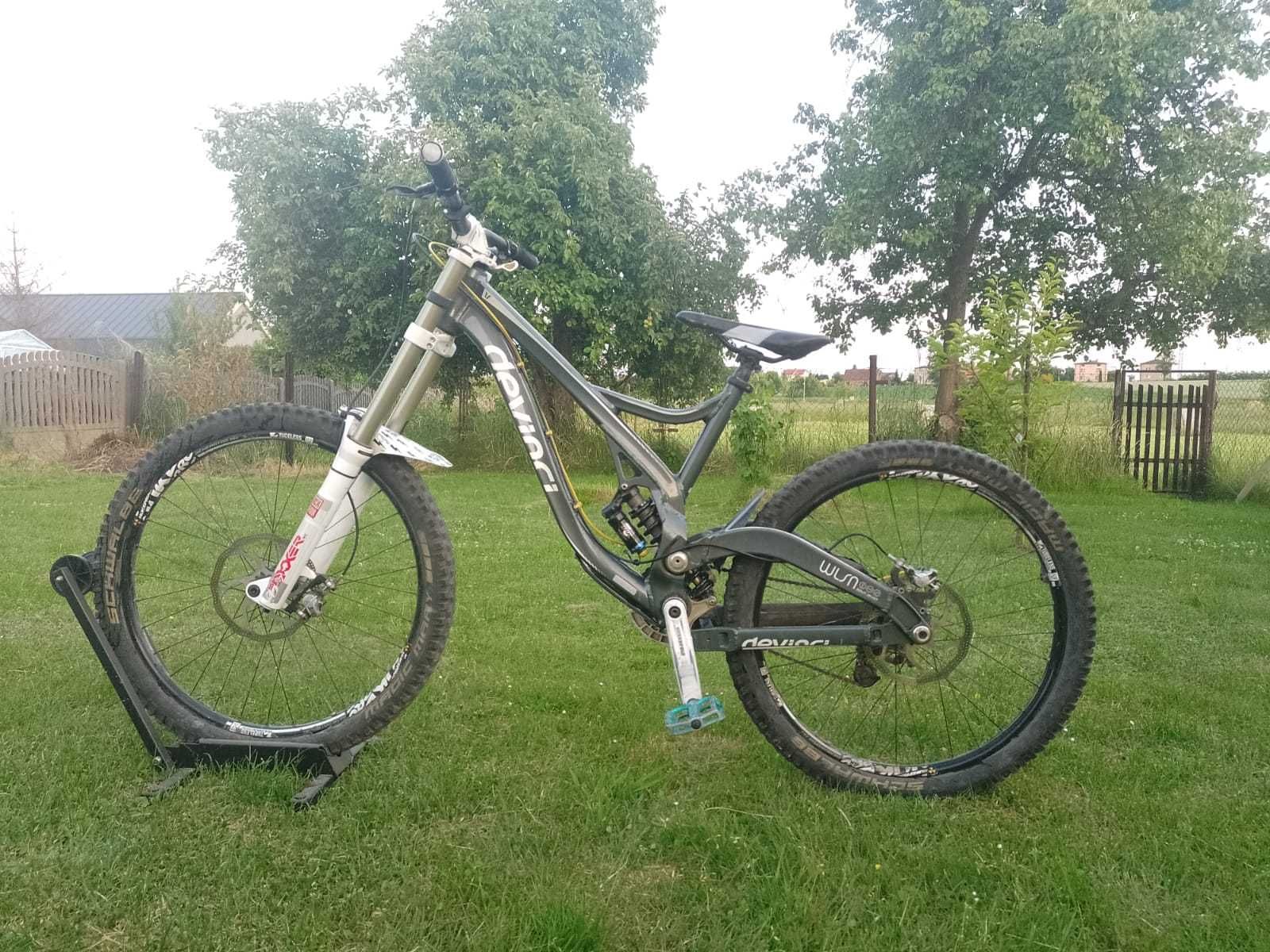 Rower Downhill Devinci Wilson