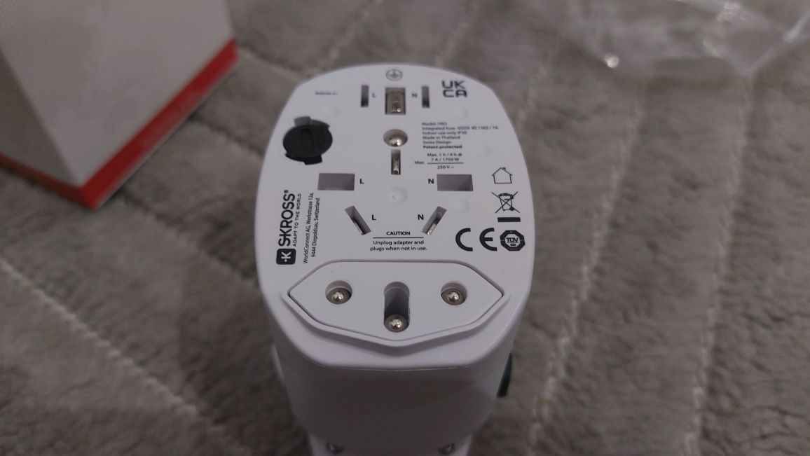 Zasilacz podróżny SKROSS PRO World & USB, maks. 6,3 A adapter 1.302539