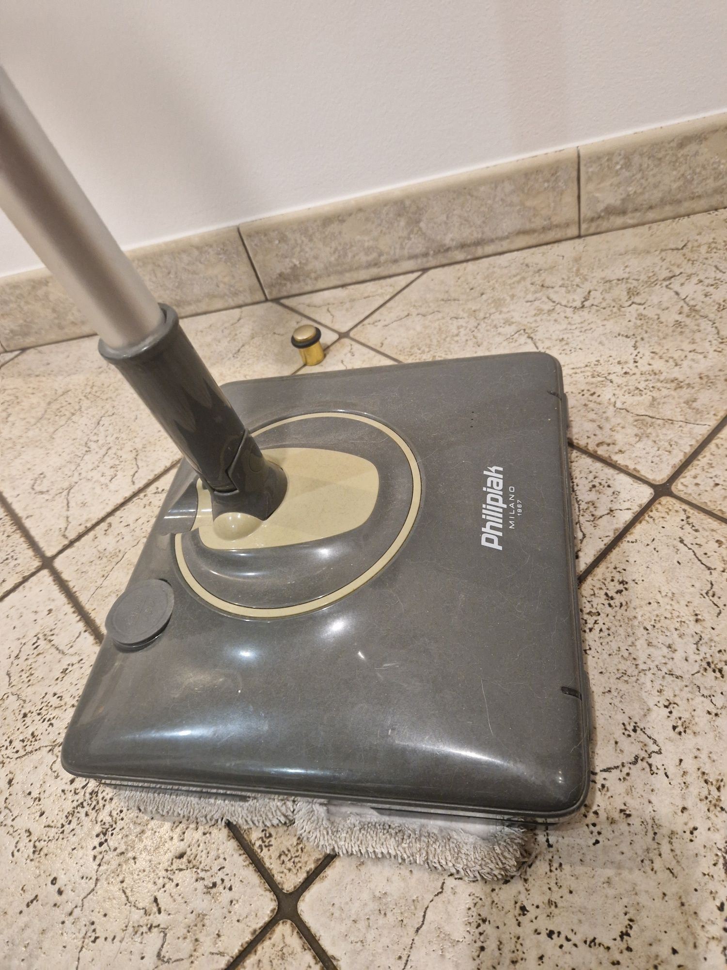 Elektryczny mop wibrujący firmy Philipiak