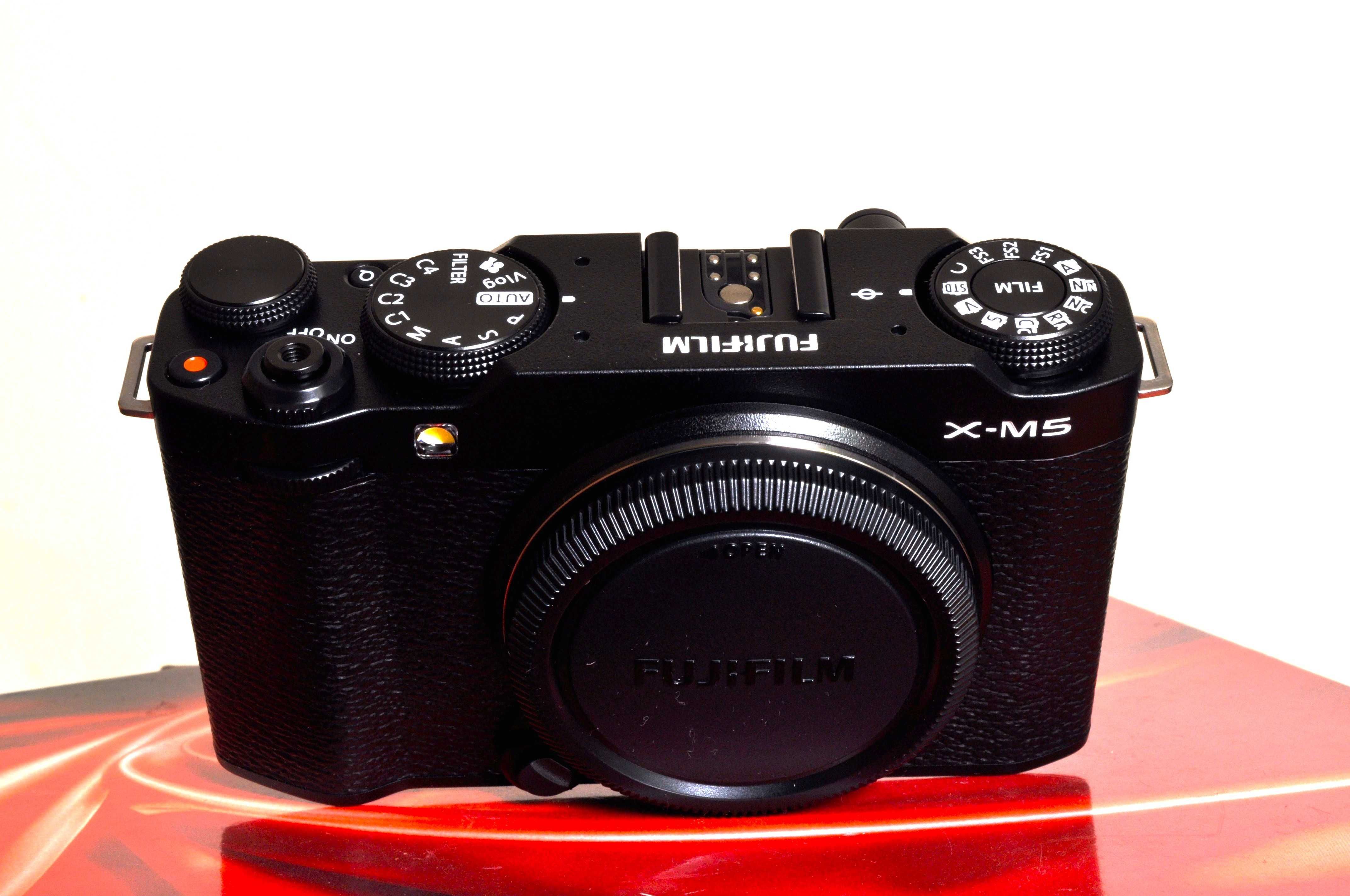 Fuji X-M5 + Fuji xc 35mm F: 2.0 Novo, fatura e garantia 3 anos PT