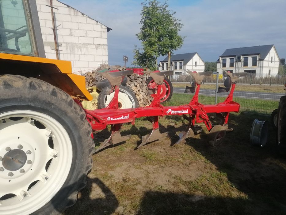 Pług 4 skibowy obrotowy kverneland