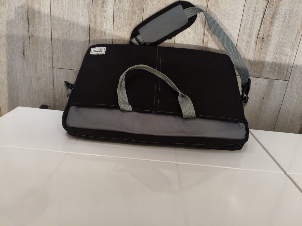 Laptop ASUS ekran 17 full HD HDMI,8gb,dysk 1tb + 256 ssd