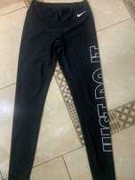 Leginsy Nike dri-fit r. S