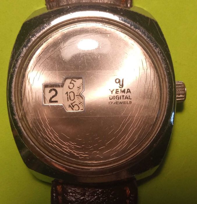 Relógio da marca Yema