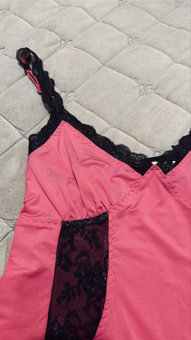 Нічна сорочка рожева з мереживом