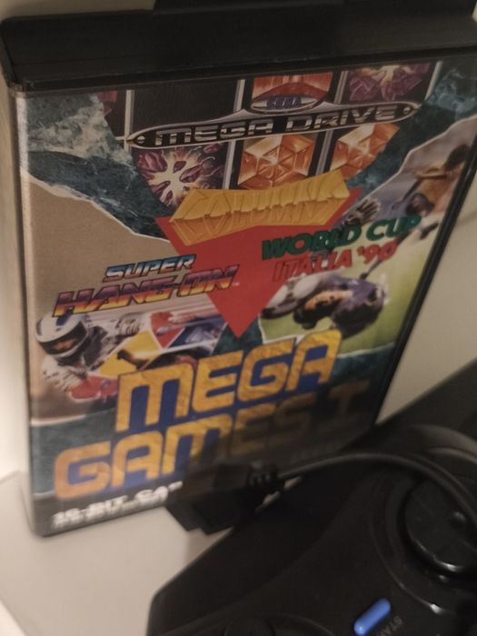 Mega drive, 2 comandos e 1  jogo