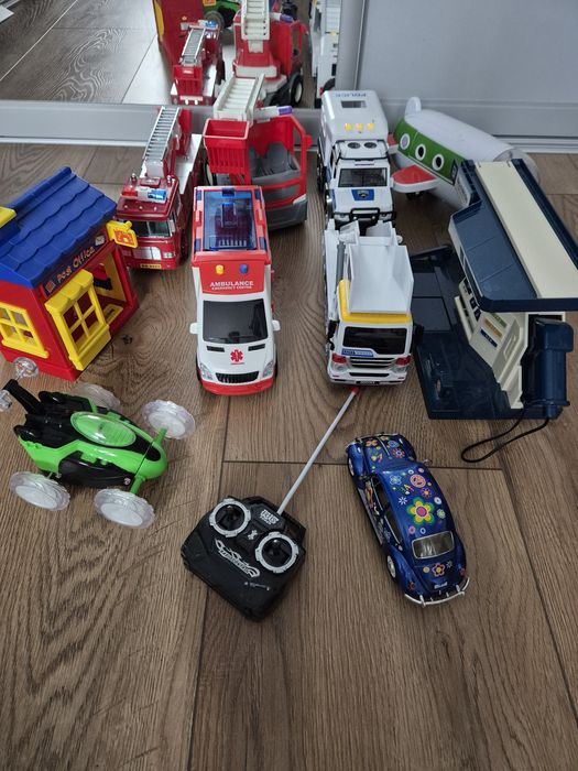 Zabawki, samochody,  oddam