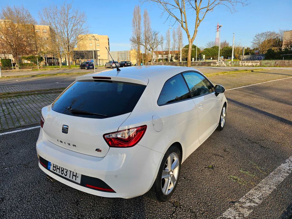 Seat Ibiza Sport Coupé FR 1.2TSi 90cv Edição 30 Anos Ibiza