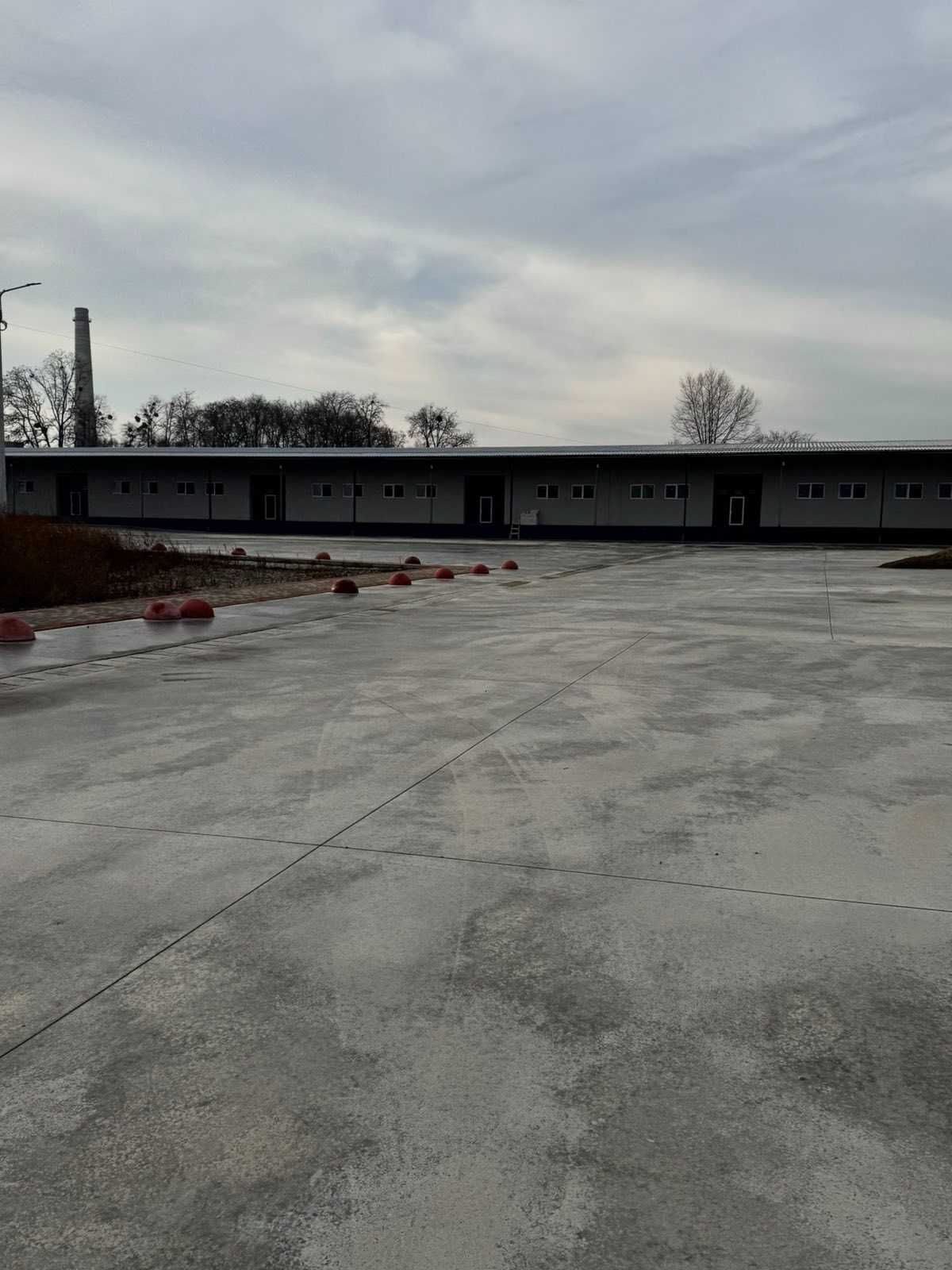 Здається склад по вулиці Хотинській
