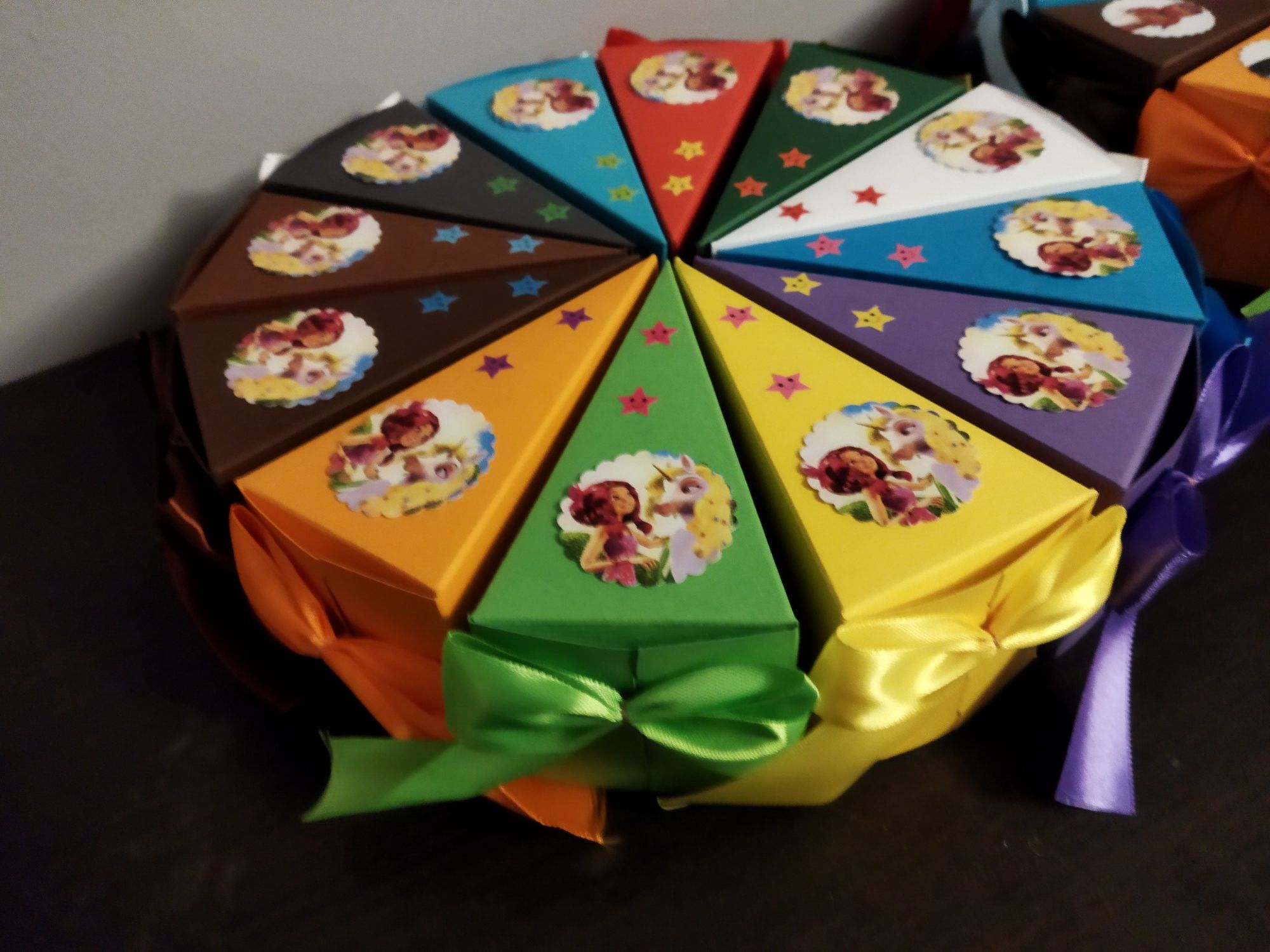 Tort z papieru, papierowy tort