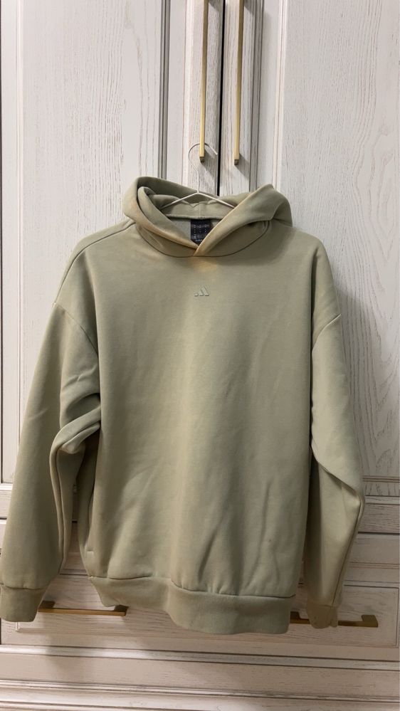 худі Adidas  б/у в хакі кольорі