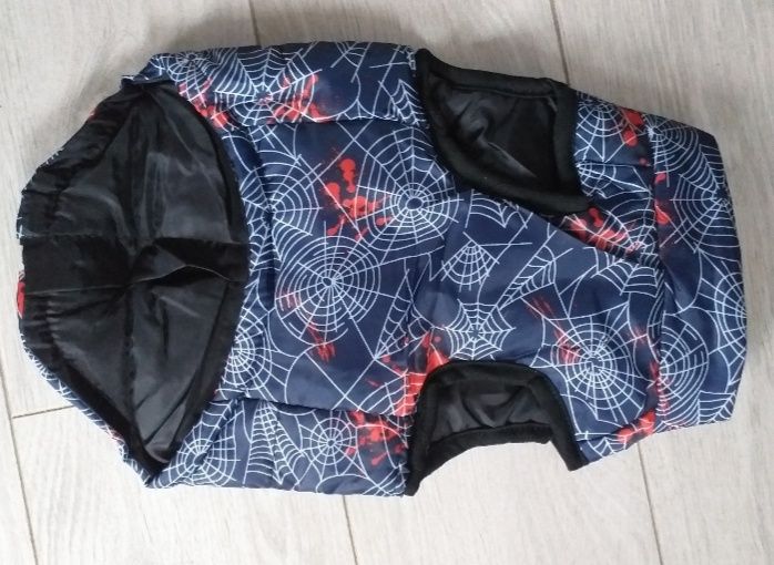 Granatowa kurtka w pajęczyny dla małego psa, rozmiar M