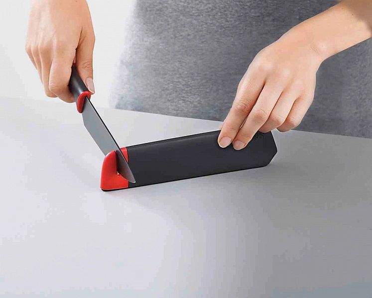Zestaw 2 noży z ostrzałkami Slice&Sharpen / Joseph Joseph