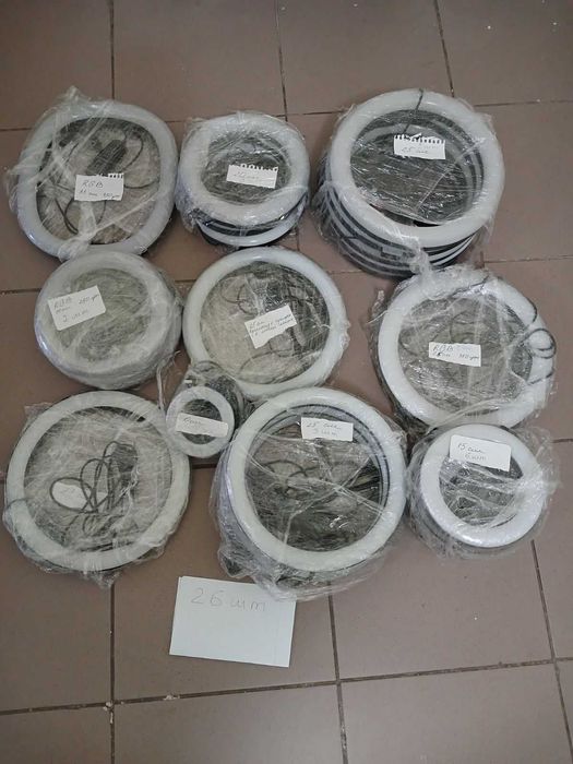 Продам 26 шт кільцевих світлодіодних ламп б/у одним Кейсом