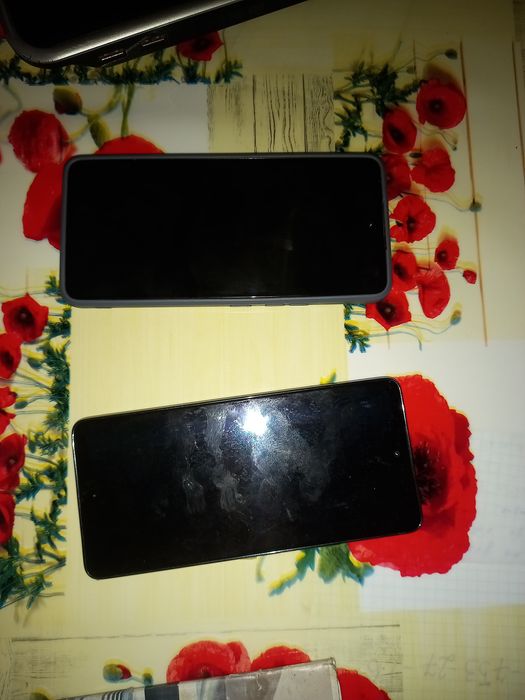 2 дисплеї Samsung A53 та плати