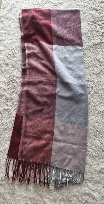 Zimowy szalik w kratkę