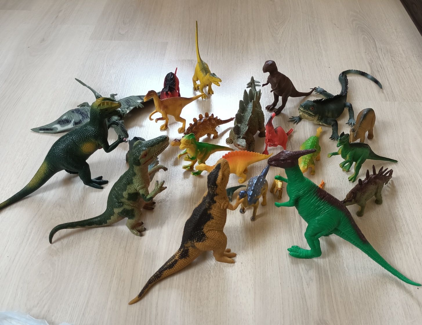 Набор динозавров +интерактивый динозавр