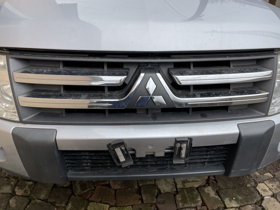 Розборка запчастини бампер фара капот крило pajero