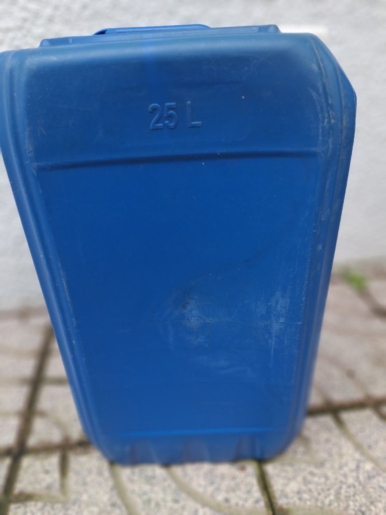 Bidons 25L usados so uma vezes.