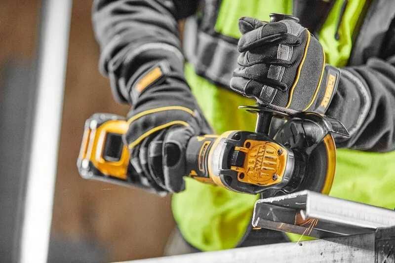 DeWALT DCG409VSNT болгарка з регулятором обертiв на 125мм у кейсi