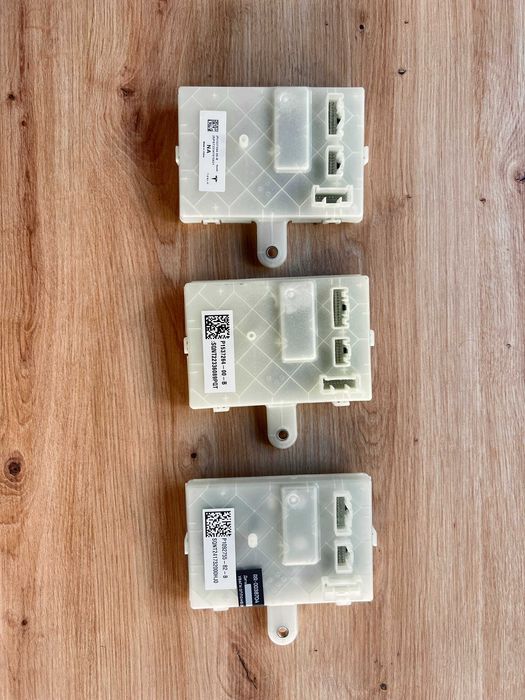 Блок управління зарядки (ретрофіт) Tesla Model 3, У