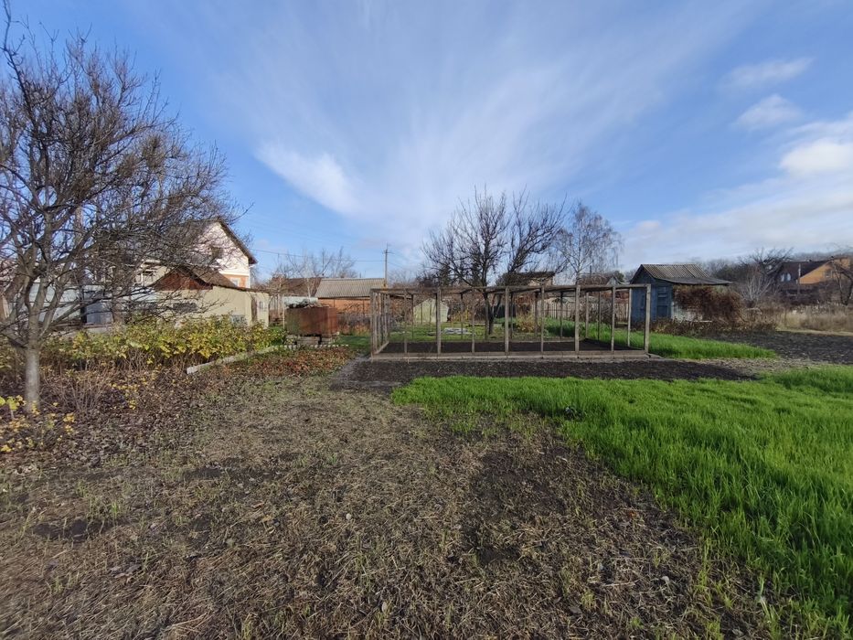 Продам дачу в місті р- н Лука,поряд житлові будинки,річка