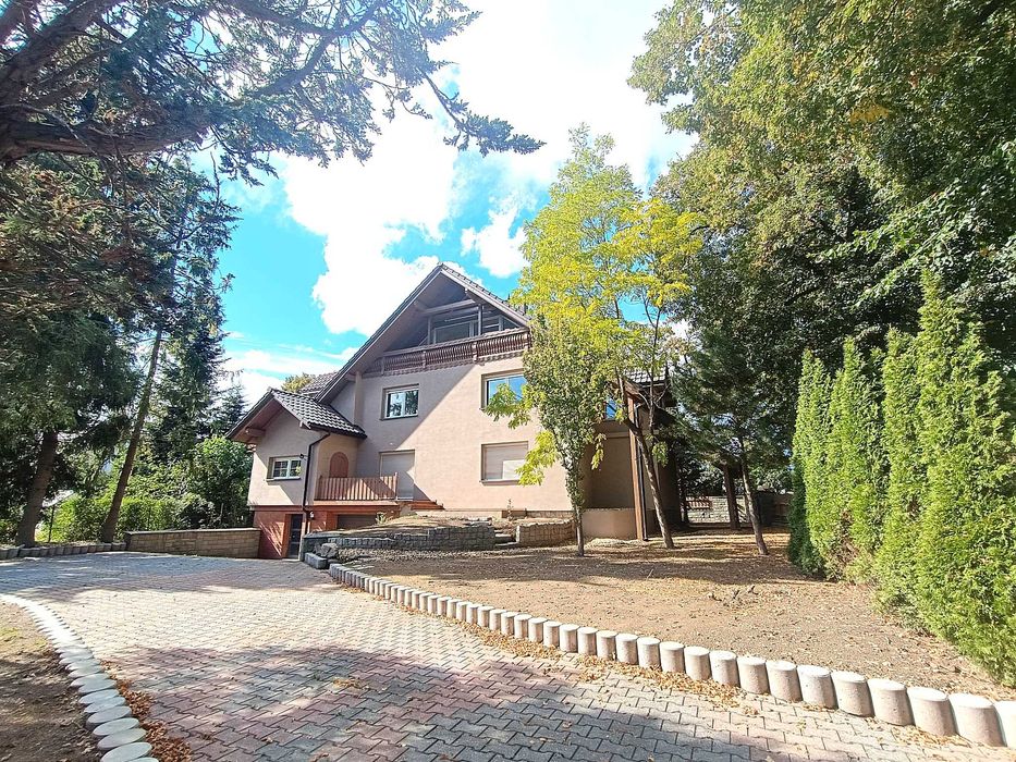 Dom na sprzedaż - Krapkowice, ul. Prudnicka, pow. 270m2, działka 700m2