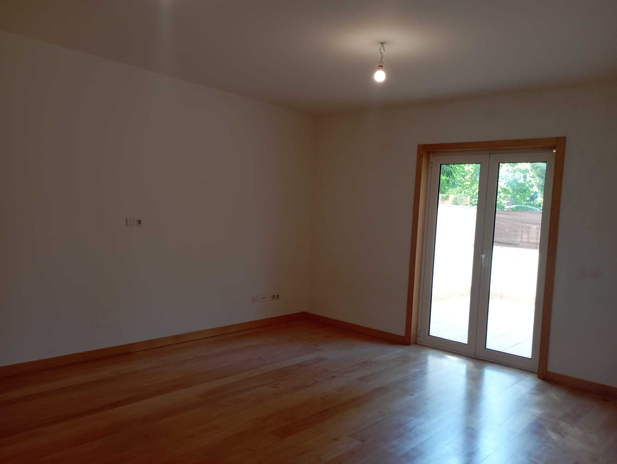 Apartamento T2 Quinta das Lágrimas R/C com terraço