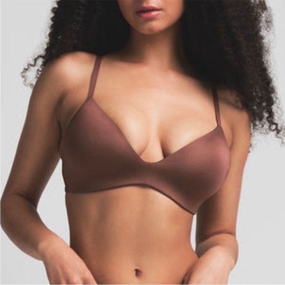 Бюстгалтер Skims Wireless Form t-shirt demi bra in garnet 95c