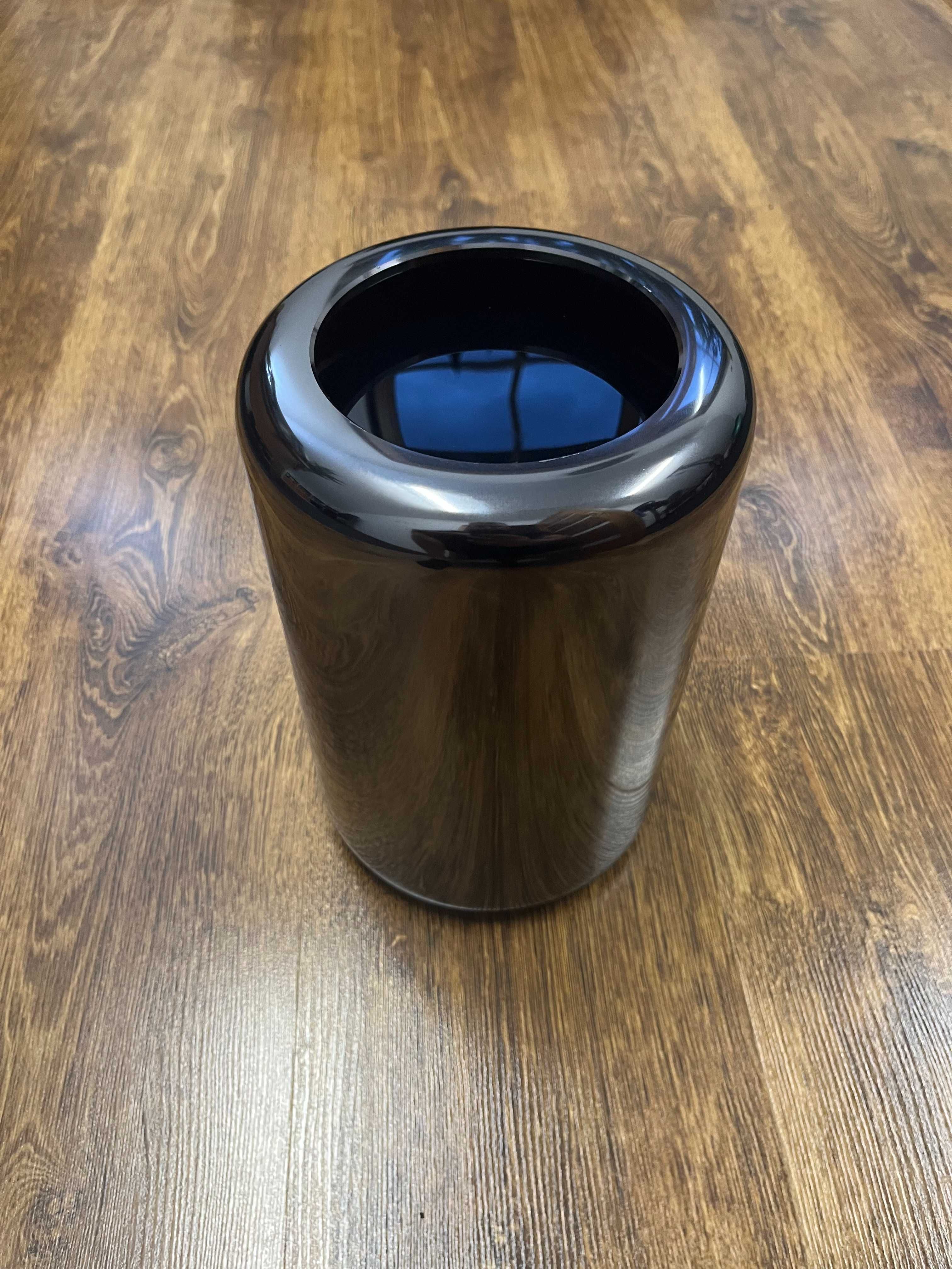 Apple Mac Pro 6,1 - Intel Xeon E5 | 64GB RAM | 1T SSD | FirePro D700