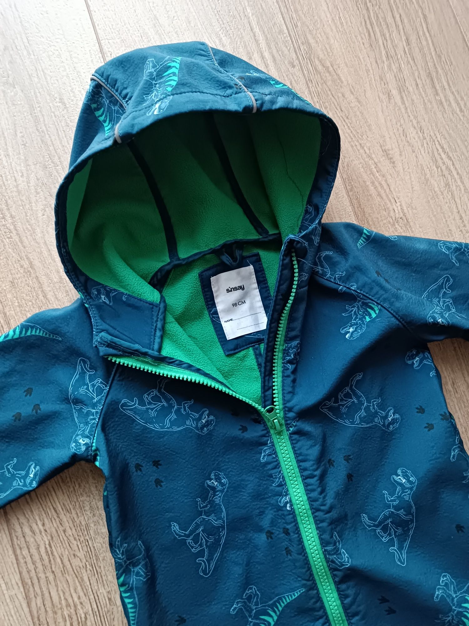 Lekko ocieplany kombinezon softshell z kapturem Sinsay