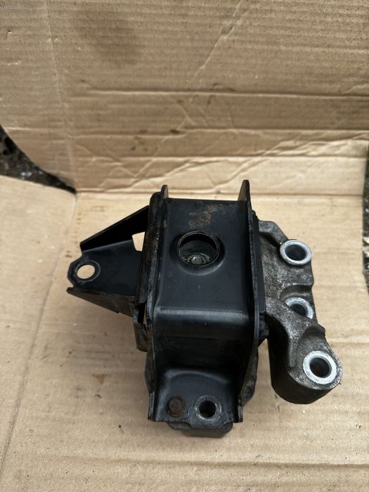 Подушка двигуна Mitsubishi Outlander 3 бензин 2.4