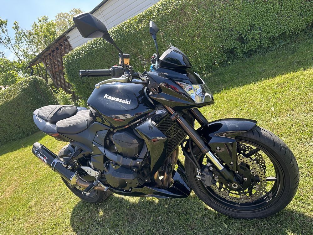 Kawasaki Z750.