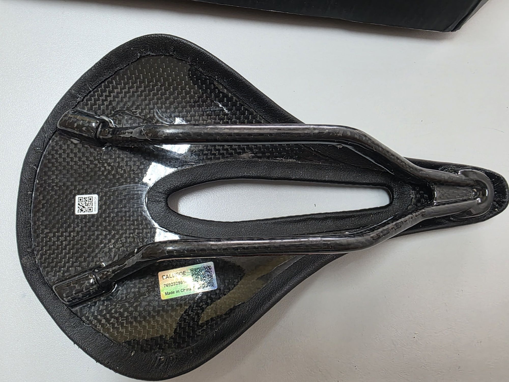 Selim Bicicleta Ryet Carbono 03