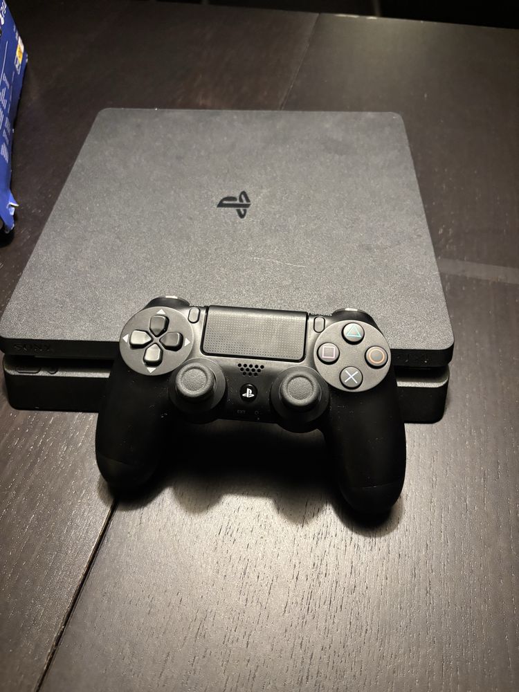 Playstation 4 slim 1tb + gta V