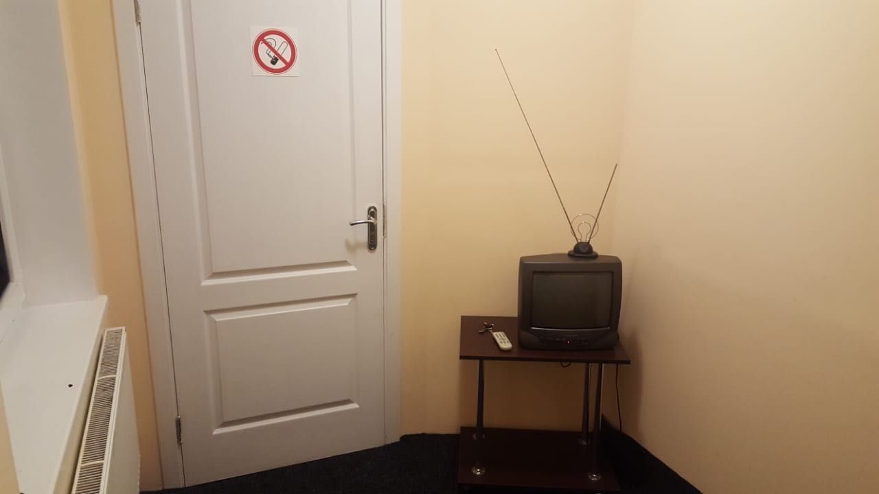 Недорого на Перемоги, поряд залізничний