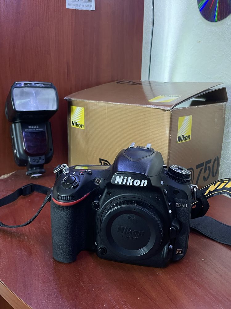 Nikon D750 Body + спалах Meike Mk950II