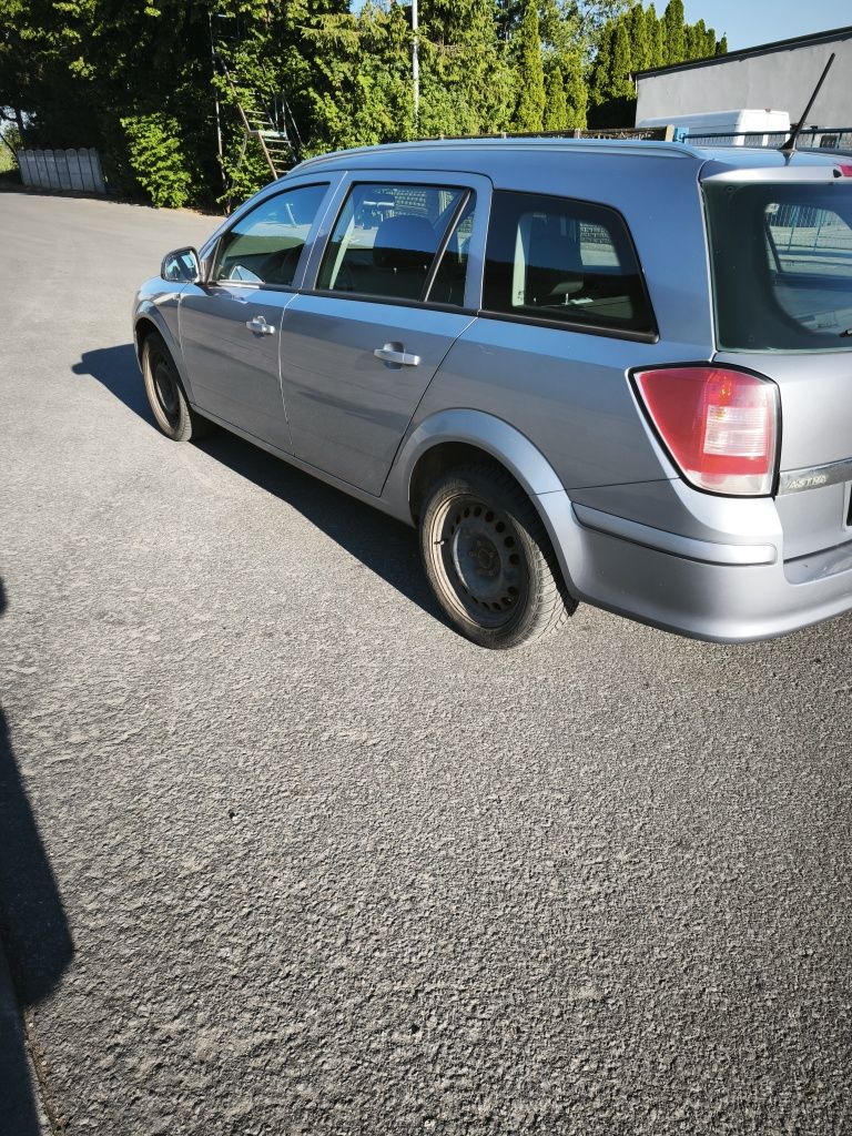 Opel Astra H 1.3 CDTI 2009 Bezwypadkowy