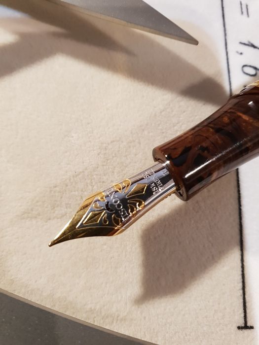 Pióro wieczne Visconti Divina Proporzione Solid Gold Trims LE 314/618