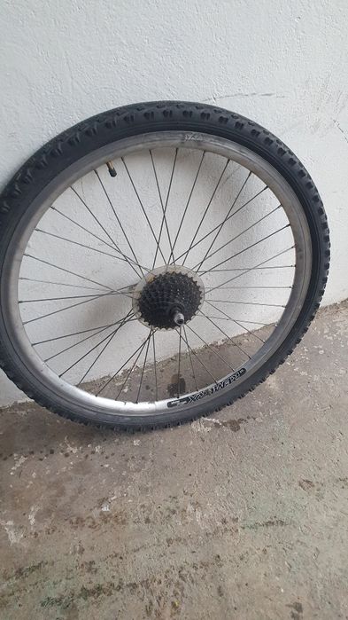 Koła koło rowerowe przód i tył 8 biegów 26"
