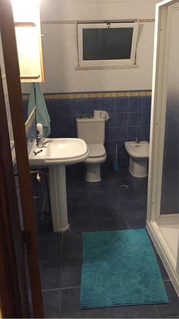 Casa com 4 quartos para empresa