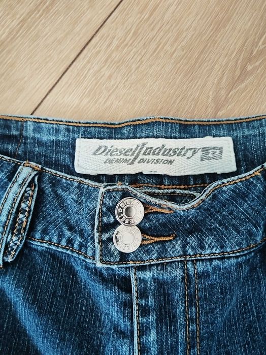 Jeansy flare diesel