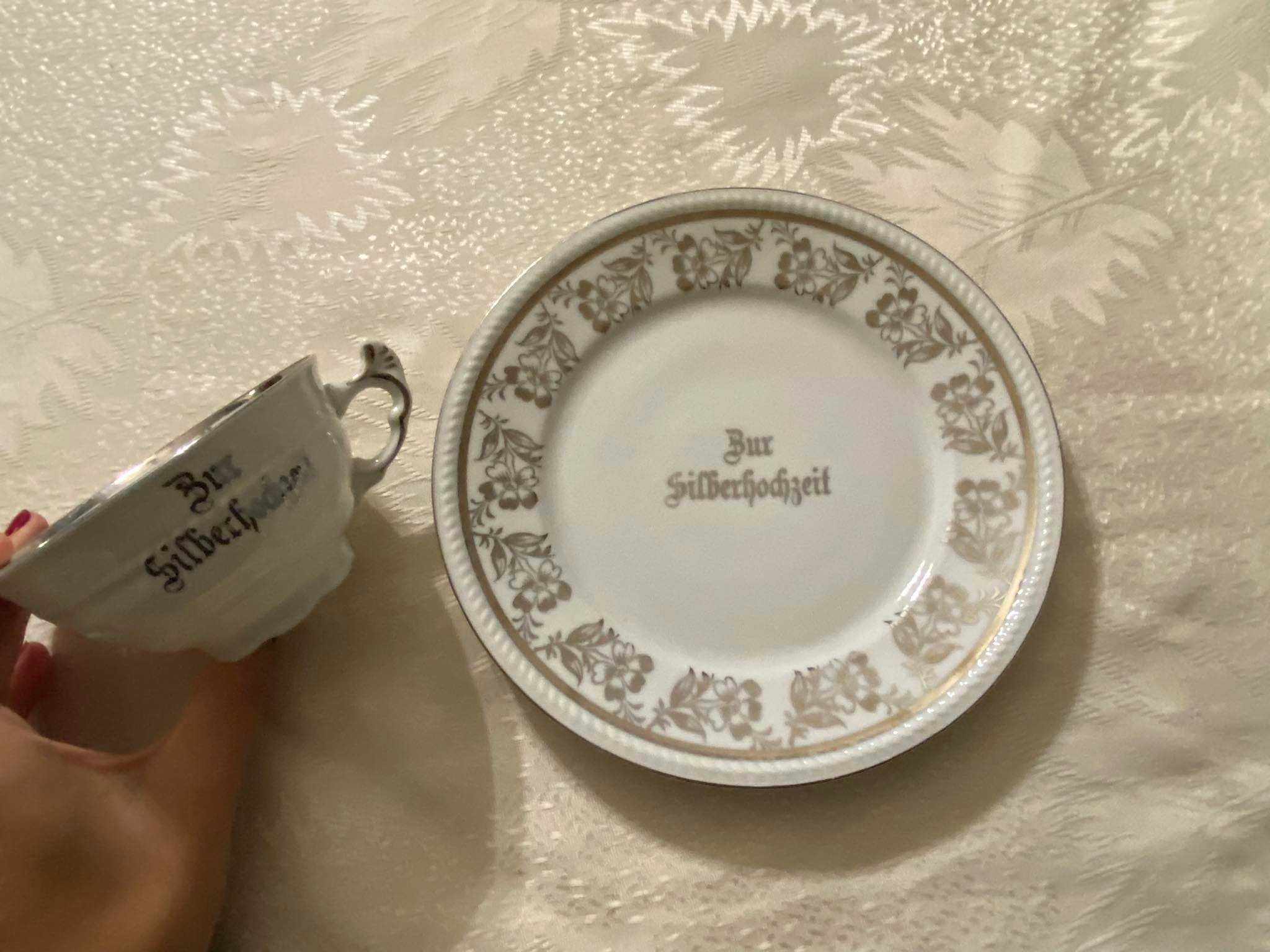 porcelanowa filiżanka z talerzem