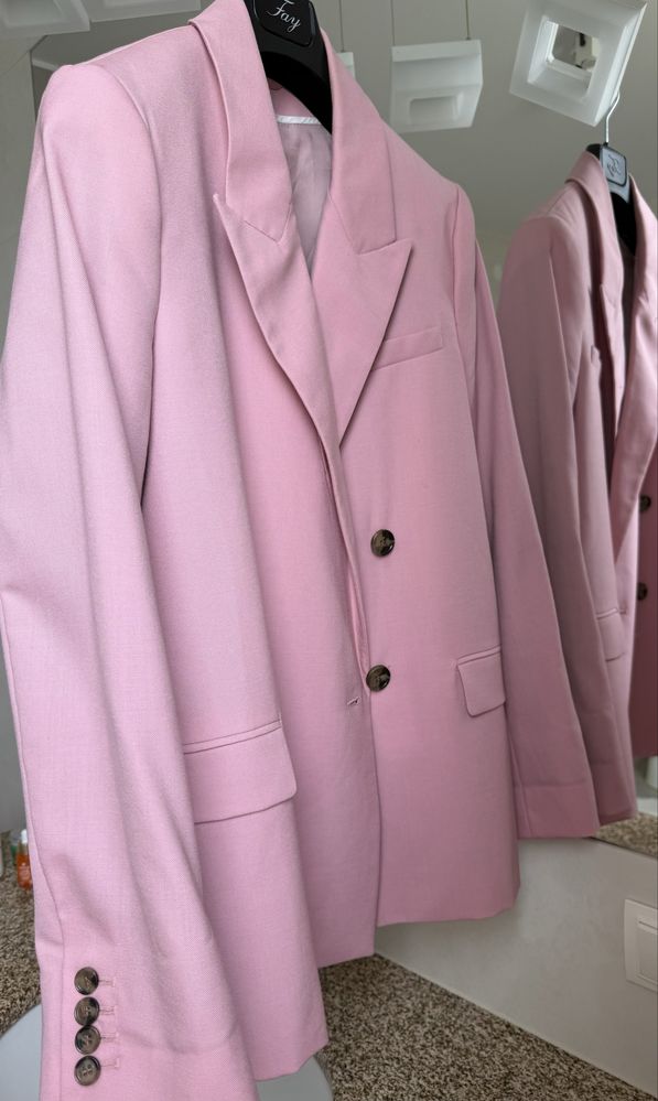 Cos          Escada