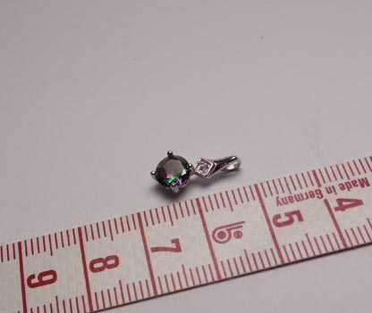 Delikatna srebrna zawieszka Mystic Topaz i cyrkonia