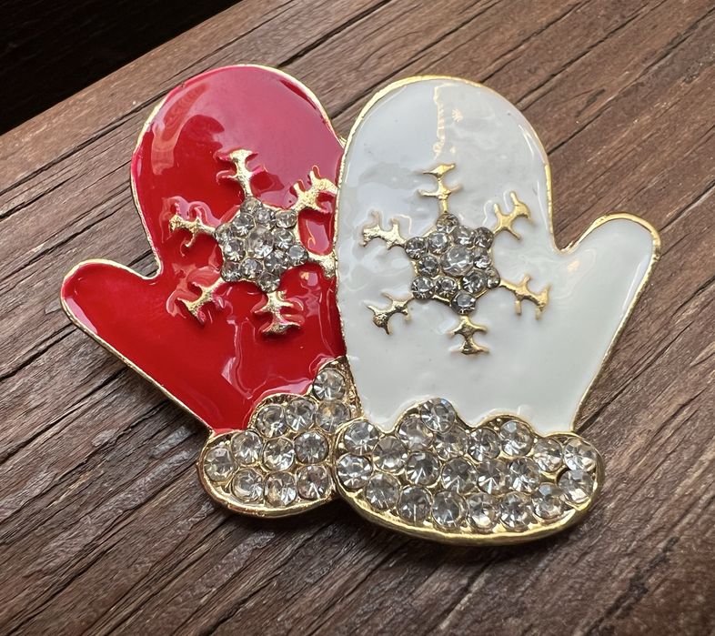 Брошка різдвяна, новорічна «Рукавички»