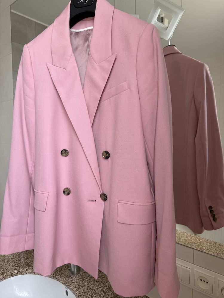 Cos          Escada