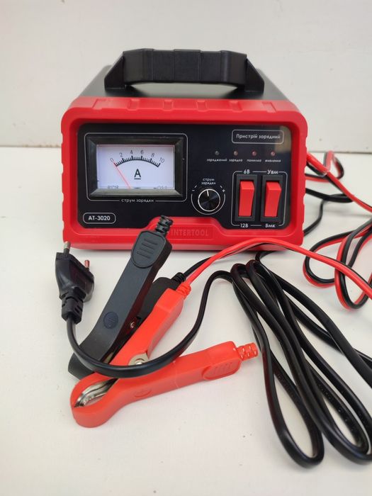 Зарядний пристрій. для акумуляторів 6/12 В, 10 А, 6-120 Аг INTERTOOL