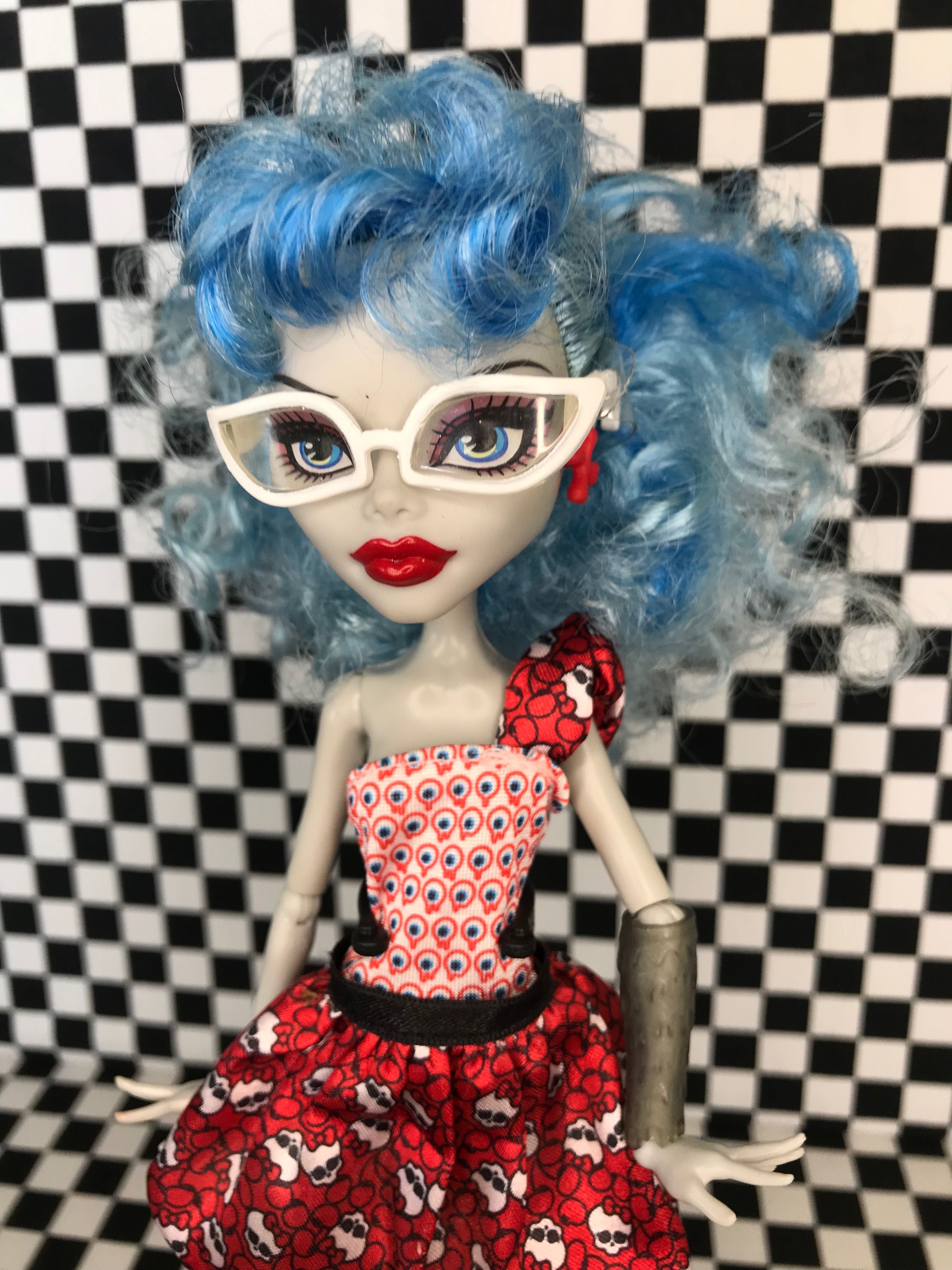 Monster High Монстер Хай Гулия Йелпс Смертельный горошек