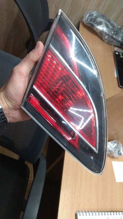 GS1D-56-8DXB Кнопка открытия багажника Мазда 6 GH новая оригинал